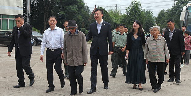 歡度國(guó)慶，共迎重陽(yáng)——湖南省軍區(qū)東湖干休所老紅軍、老干部蒞臨綠之韻觀摩指導(dǎo)