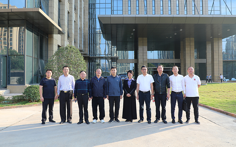 長(zhǎng)沙市工商聯(lián)副主席王準(zhǔn)一行蒞臨綠之韻中心調(diào)研指導(dǎo)